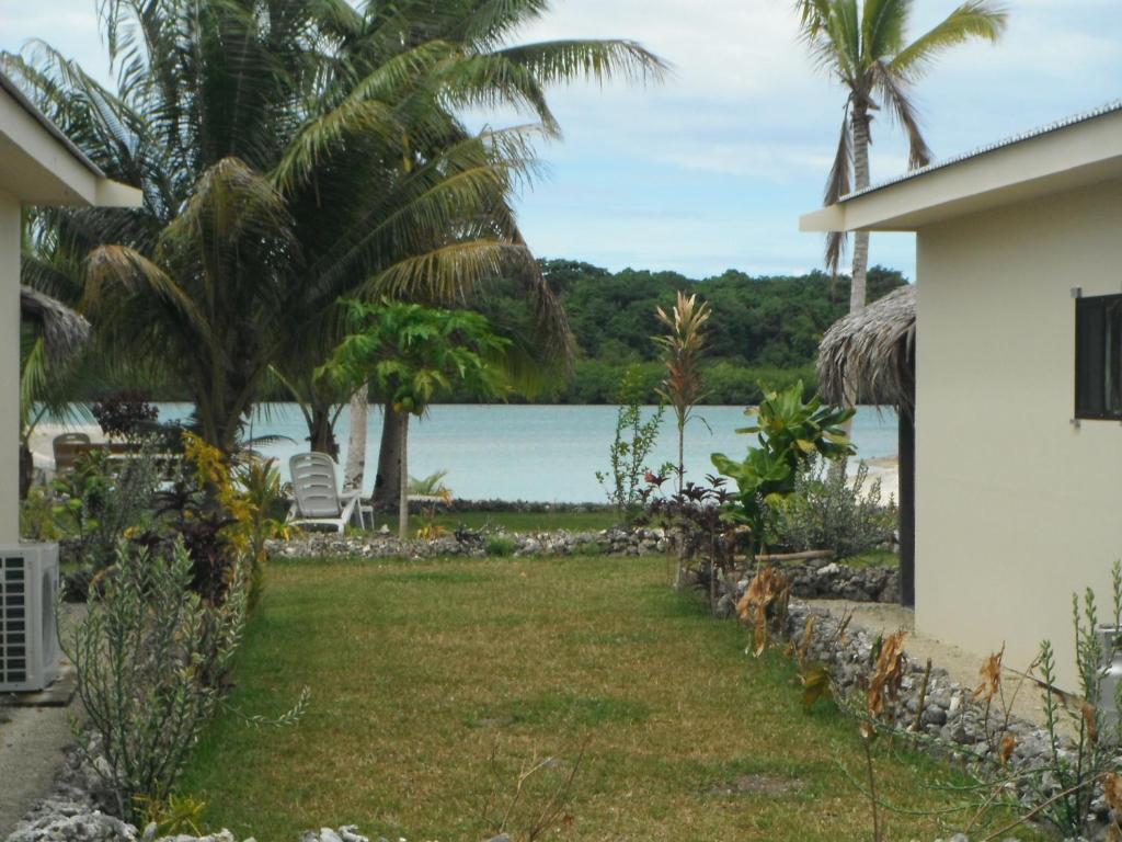 Aquana Beach Resort Port Vila Exteriör bild