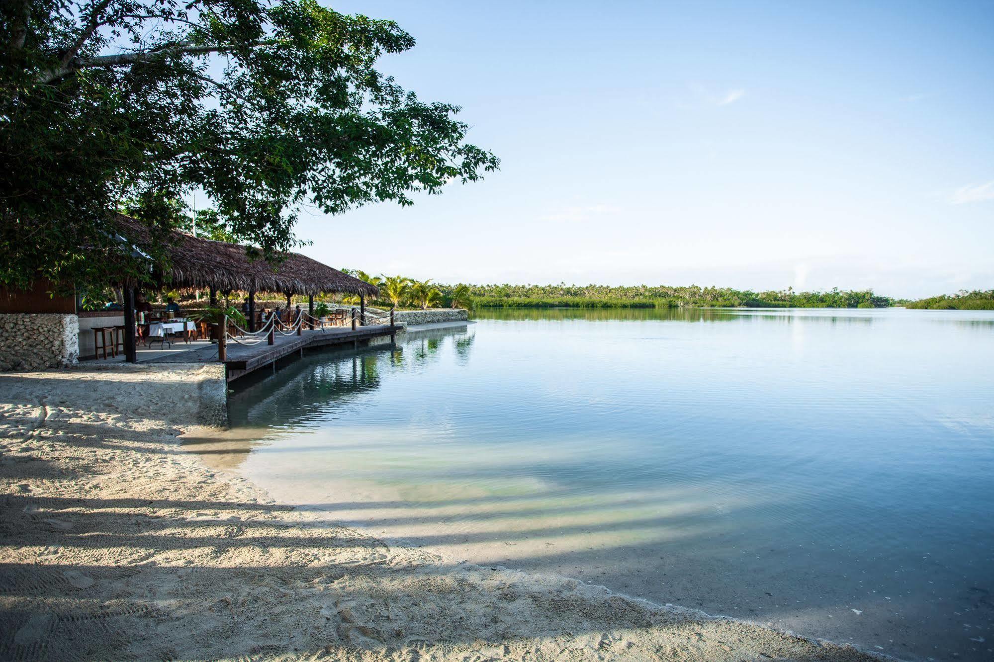 Aquana Beach Resort Port Vila Exteriör bild